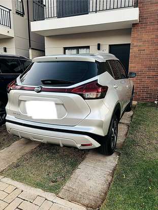NISSAN-KICKS-2023