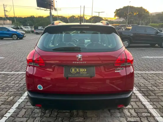 PEUGEOT-2008-2021