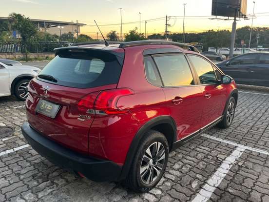 PEUGEOT-2008-2021