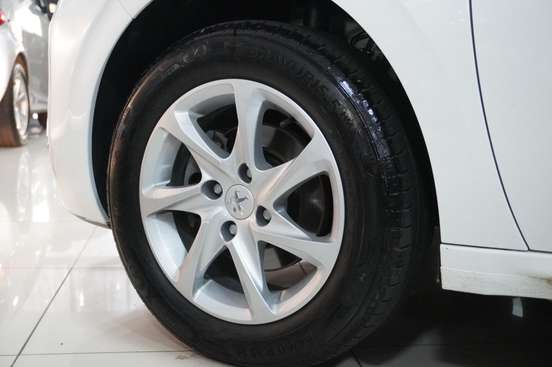 PEUGEOT-208-1.6 ACTIVE PACK 16V FLEX 4P AUTOMÁTICO PEUGEOT-208-2014