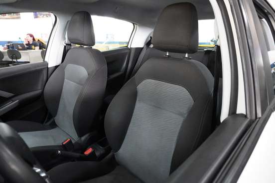 PEUGEOT-208-1.6 ACTIVE PACK 16V FLEX 4P AUTOMÁTICO PEUGEOT-208-2014