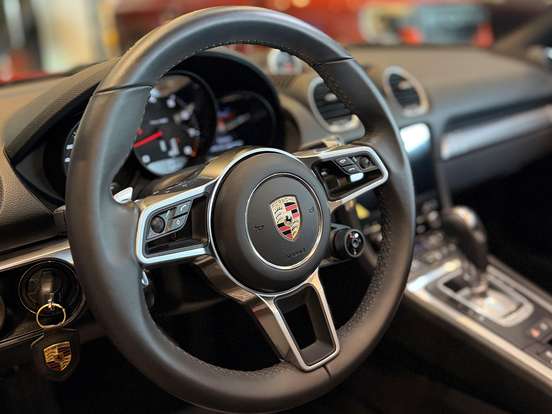 PORSCHE-718-2024