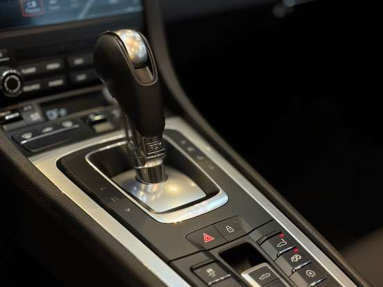 PORSCHE-718-2024