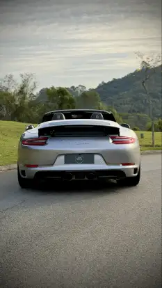 PORSCHE-911-2018