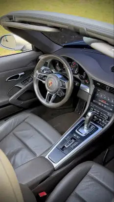 PORSCHE-911-2018