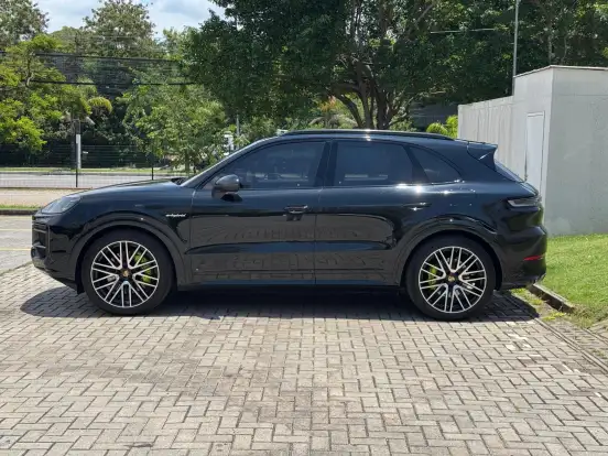 PORSCHE-CAYENNE-2024