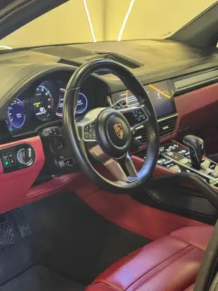 PORSCHE-CAYENNE-2022
