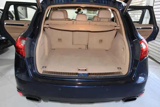 PORSCHE-CAYENNE-2011