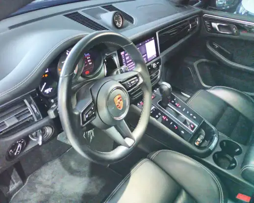 PORSCHE-MACAN-2023