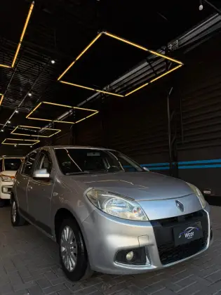 RENAULT SANDERO 1.6 PRIVILÉGE 16V FLEX 4P MANUAL RENAULT SANDERO 1.6 PRIVILÉGE 16V FLEX 4P MANUAL