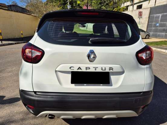 RENAULT-CAPTUR-2021