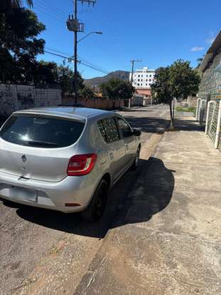 RENAULT-SANDERO-2017
