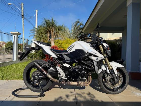 SUZUKI GSR 750A 