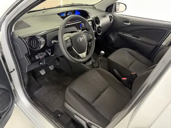TOYOTA-ETIOS-2019