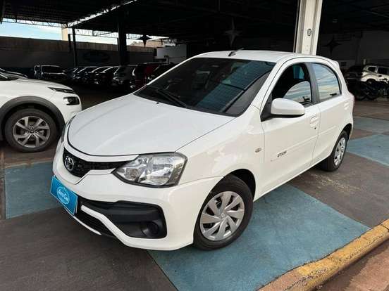 TOYOTA-ETIOS-2017