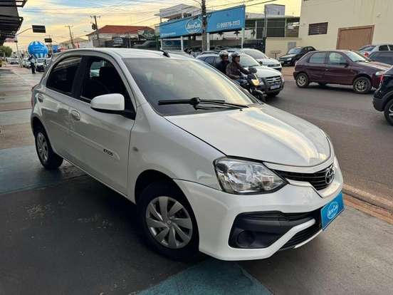 TOYOTA-ETIOS-2017