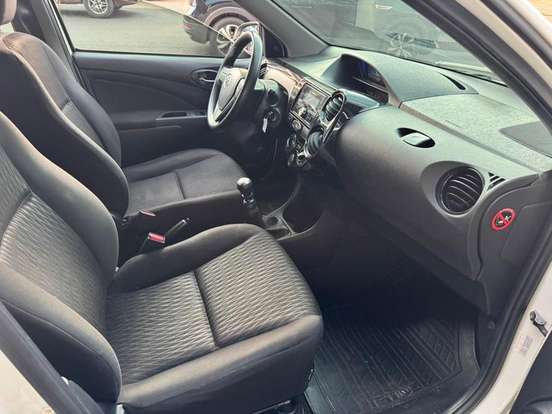 TOYOTA-ETIOS-2017