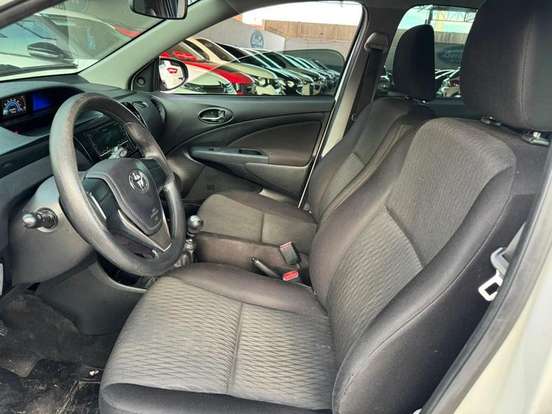 TOYOTA-ETIOS-1.3 X 16V FLEX 4P MANUAL TOYOTA-ETIOS-2017