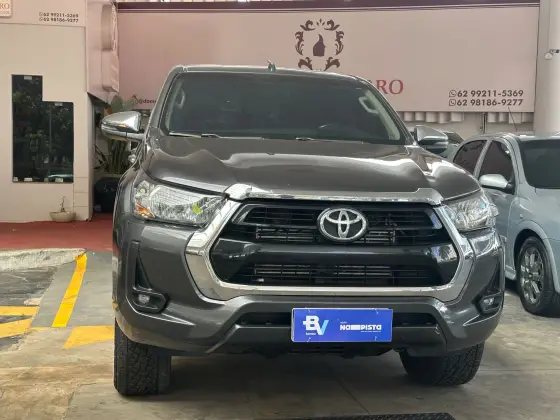 TOYOTA HILUX 2.8 D-4D TURBO DIESEL CD SRV 4X4 AUTOMÁTICO TOYOTA HILUX 2.8 D-4D TURBO DIESEL CD SRV 4X4 AUTOMÁTICO