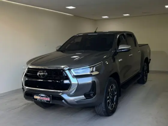 TOYOTA HILUX 2.8 D-4D TURBO DIESEL CD SRX 4X4 AUTOMÁTICO