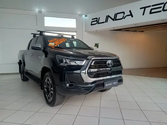 TOYOTA HILUX 2.8 D-4D TURBO DIESEL CD SRX 4X4 AUTOMÁTICO TOYOTA HILUX 2.8 D-4D TURBO DIESEL CD SRX 4X4 AUTOMÁTICO