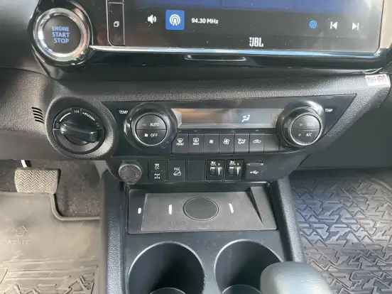 TOYOTA-HILUX-2024