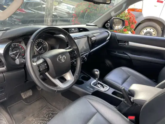TOYOTA-HILUX-2024