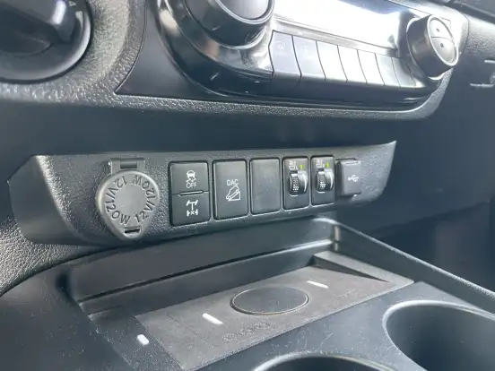 TOYOTA-HILUX-2024