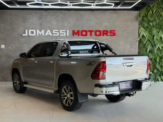 TOYOTA-HILUX-2019