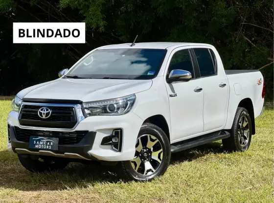 TOYOTA HILUX 2.8 SRX 4X4 CD 16V DIESEL 4P AUTOMÁTICO TOYOTA HILUX 2.8 SRX 4X4 CD 16V DIESEL 4P AUTOMÁTICO