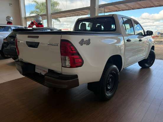 TOYOTA-HILUX-2.8 D-4D TURBO DIESEL CD POWER PACK 4X4 AUTOMÁTICO TOYOTA-HILUX-2025