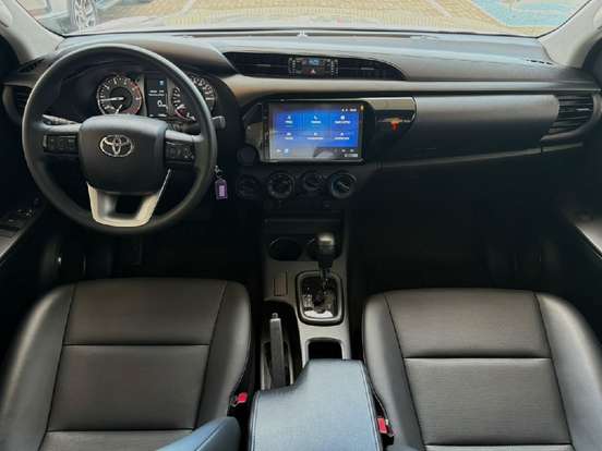 TOYOTA-HILUX-2.8 D-4D TURBO DIESEL CD POWER PACK 4X4 AUTOMÁTICO TOYOTA-HILUX-2025