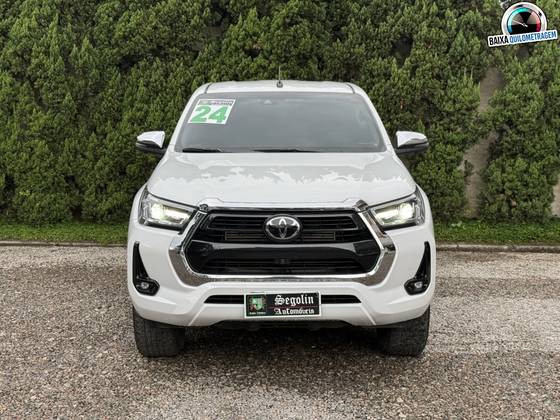 TOYOTA HILUX 2.8 D-4D TURBO DIESEL CD SRX 4X4 AUTOMÁTICO