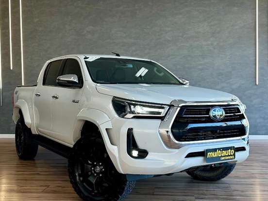 TOYOTA-HILUX-2.8 D-4D TURBO DIESEL CD SRX PLUS 4X4 AUTOMÁTICO TOYOTA-HILUX-2024