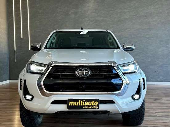 TOYOTA-HILUX-2.8 D-4D TURBO DIESEL CD SRX PLUS 4X4 AUTOMÁTICO TOYOTA-HILUX-2024