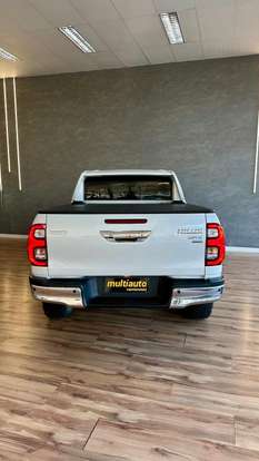TOYOTA-HILUX-2024