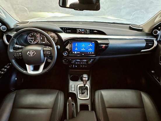 TOYOTA-HILUX-2.8 D-4D TURBO DIESEL CD SRX PLUS 4X4 AUTOMÁTICO TOYOTA-HILUX-2024