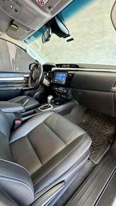 TOYOTA-HILUX-2.8 D-4D TURBO DIESEL CD SRX PLUS 4X4 AUTOMÁTICO TOYOTA-HILUX-2024