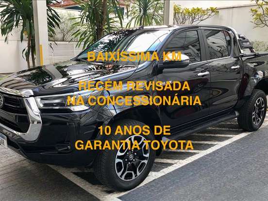 TOYOTA-HILUX-2.8 D-4D TURBO DIESEL CD SRX PLUS 4X4 AUTOMÁTICO TOYOTA-HILUX-2023
