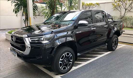 TOYOTA-HILUX-2023