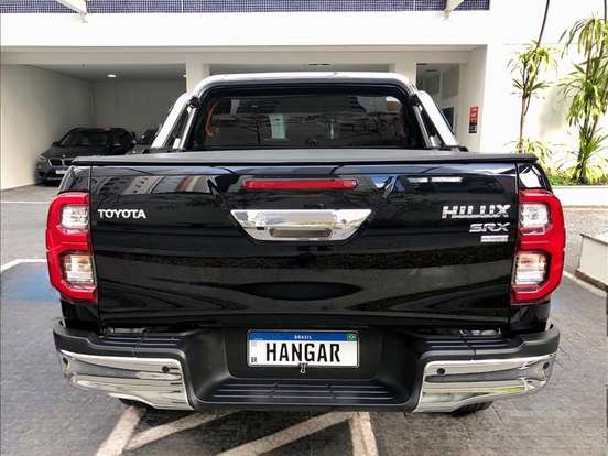 TOYOTA-HILUX-2.8 D-4D TURBO DIESEL CD SRX PLUS 4X4 AUTOMÁTICO TOYOTA-HILUX-2023