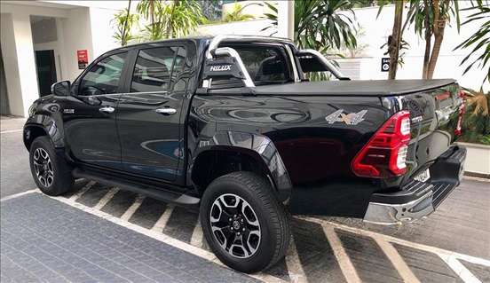 TOYOTA-HILUX-2023