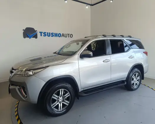 TOYOTA HILUX SW4 2.7 SRV 7 LUGARES 4X2 16V FLEX 4P AUTOMÁTICO TOYOTA HILUX SW4 2.7 SRV 7 LUGARES 4X2 16V FLEX 4P AUTOMÁTICO