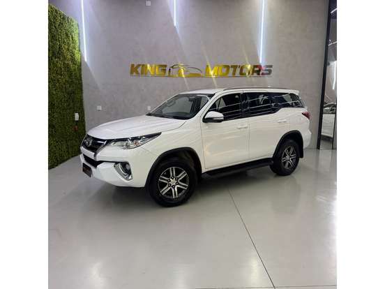 TOYOTA-HILUX SW4-2.7 SR 7 LUGARES 4X2 16V FLEX 4P AUTOMÁTICO TOYOTA-HILUX SW4-2017