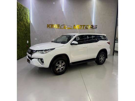 TOYOTA-HILUX SW4-2.7 SR 7 LUGARES 4X2 16V FLEX 4P AUTOMÁTICO TOYOTA-HILUX SW4-2017