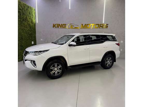 TOYOTA-HILUX SW4-2.7 SR 7 LUGARES 4X2 16V FLEX 4P AUTOMÁTICO TOYOTA-HILUX SW4-2017