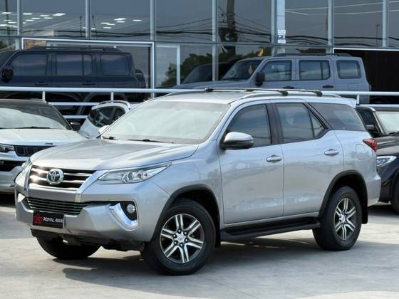 TOYOTA HILUX SW4 2.7 SRV 7 LUGARES 4X2 16V FLEX 4P AUTOMÁTICO