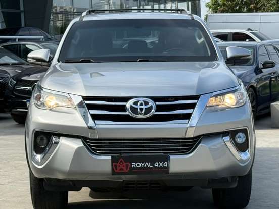 TOYOTA-HILUX SW4-2018