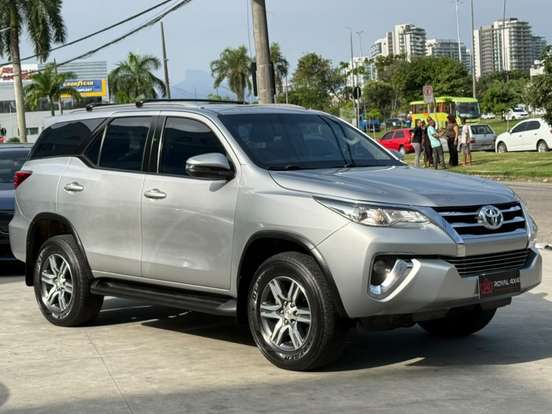TOYOTA-HILUX SW4-2018