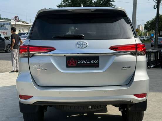 TOYOTA-HILUX SW4-2018